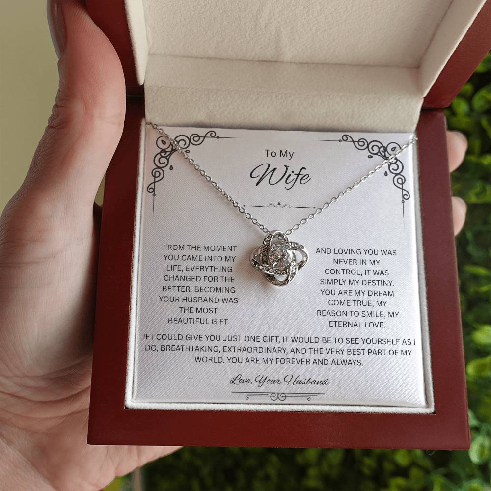 To My Wife, The Queen of My Heart - Love Knot Necklace